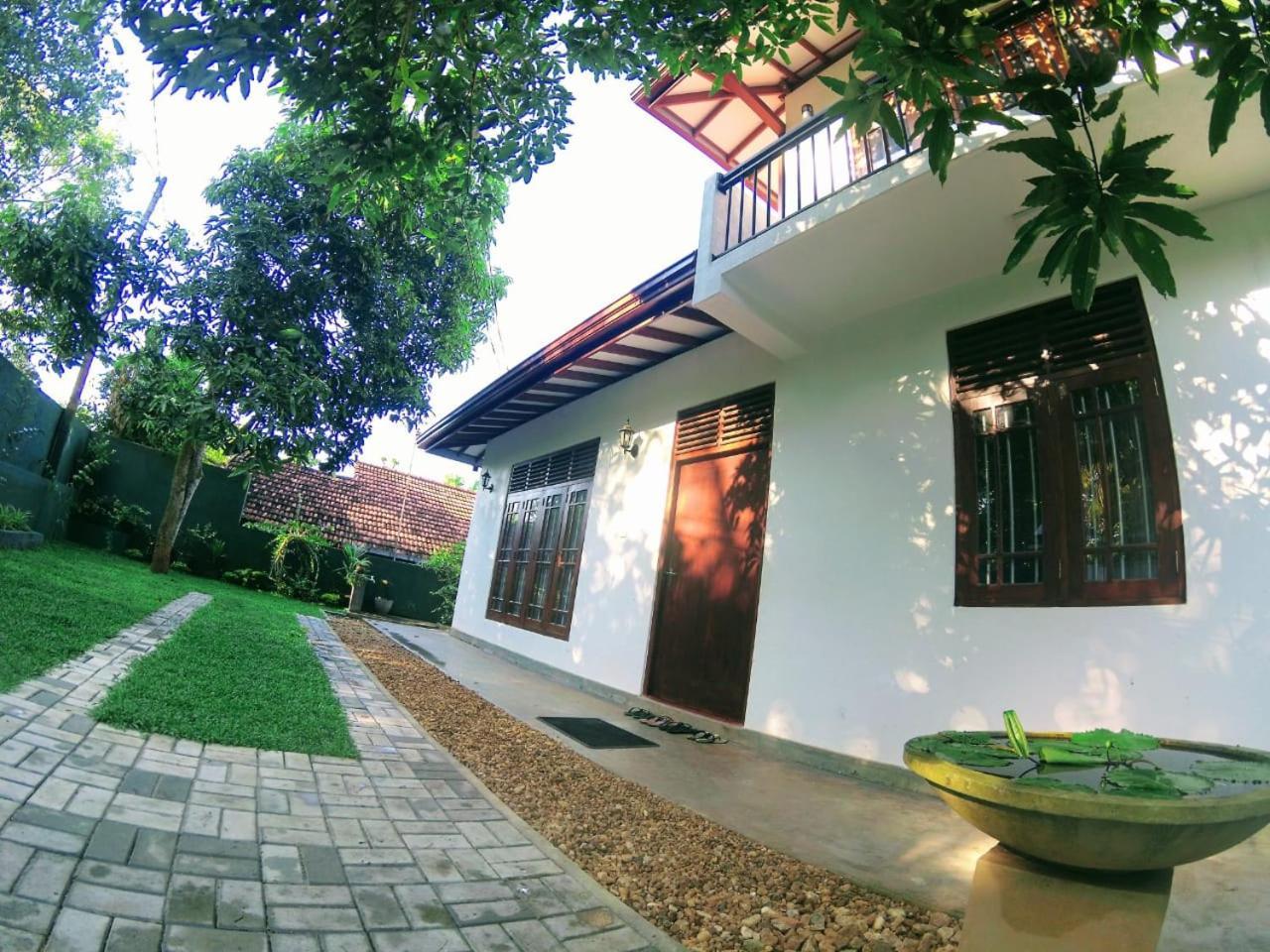 Top Mount Villa Hikkaduwa Exterior foto